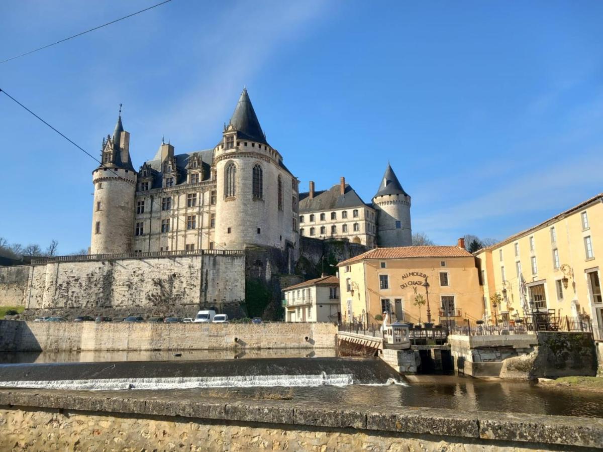 Maison De Campagne, Bulle De Verdure Montbron Exterior photo